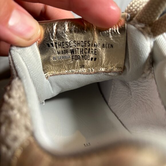 Voile Blanche Beige Sherpa Suede & Metallic Gold Sneakers – Women’s 7.5 - Picture 7 of 8